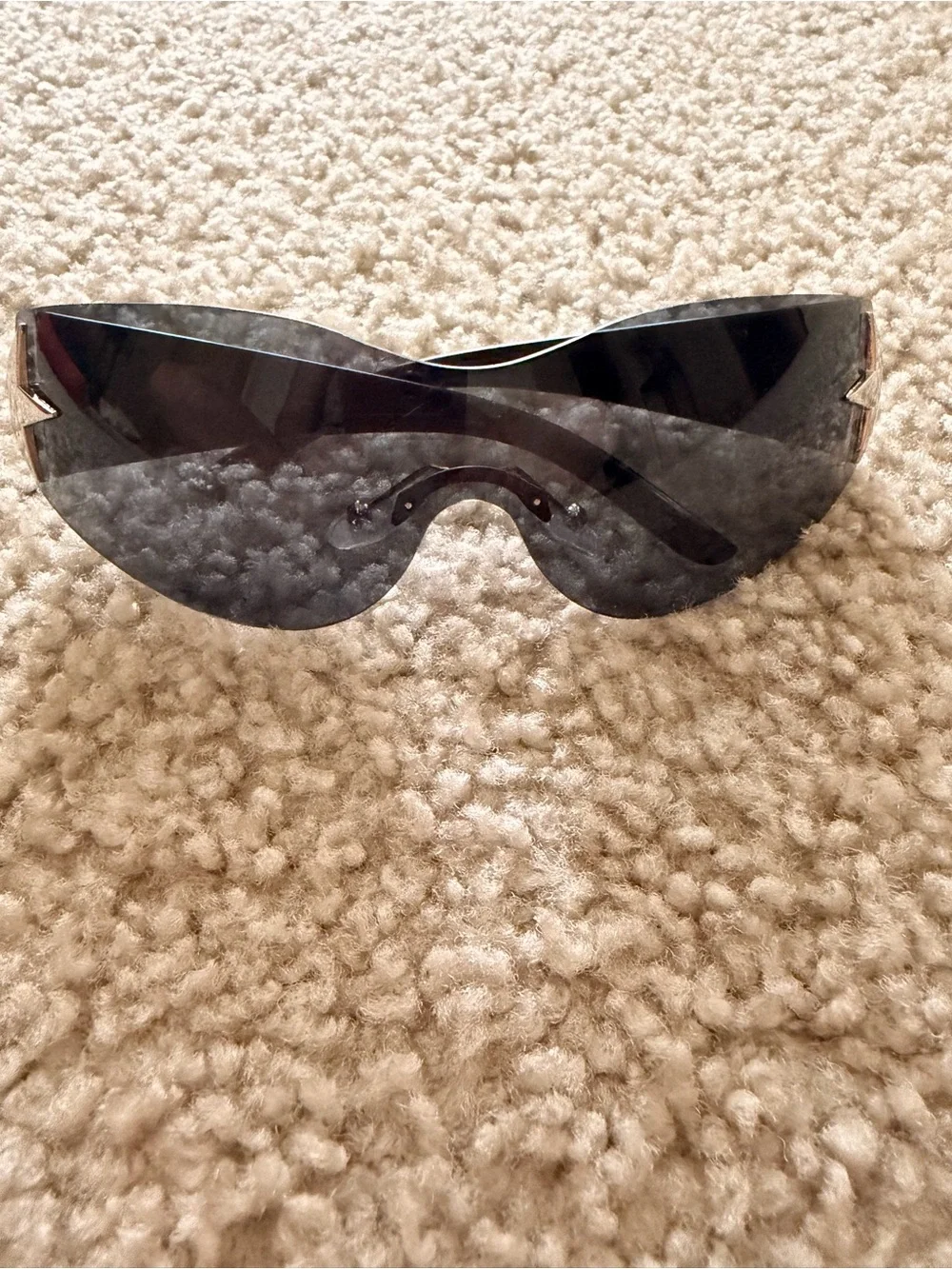 Star-Accent Black Shield Sunglasses - Designer Style